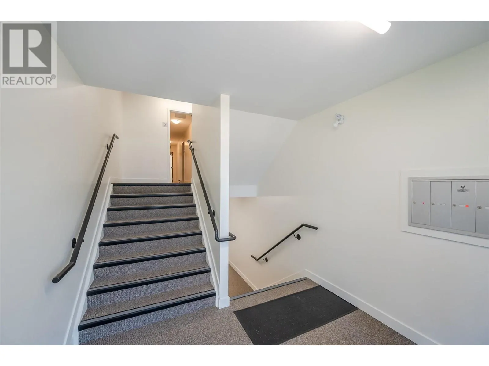 578 Lakeshore Drive Unit# 203