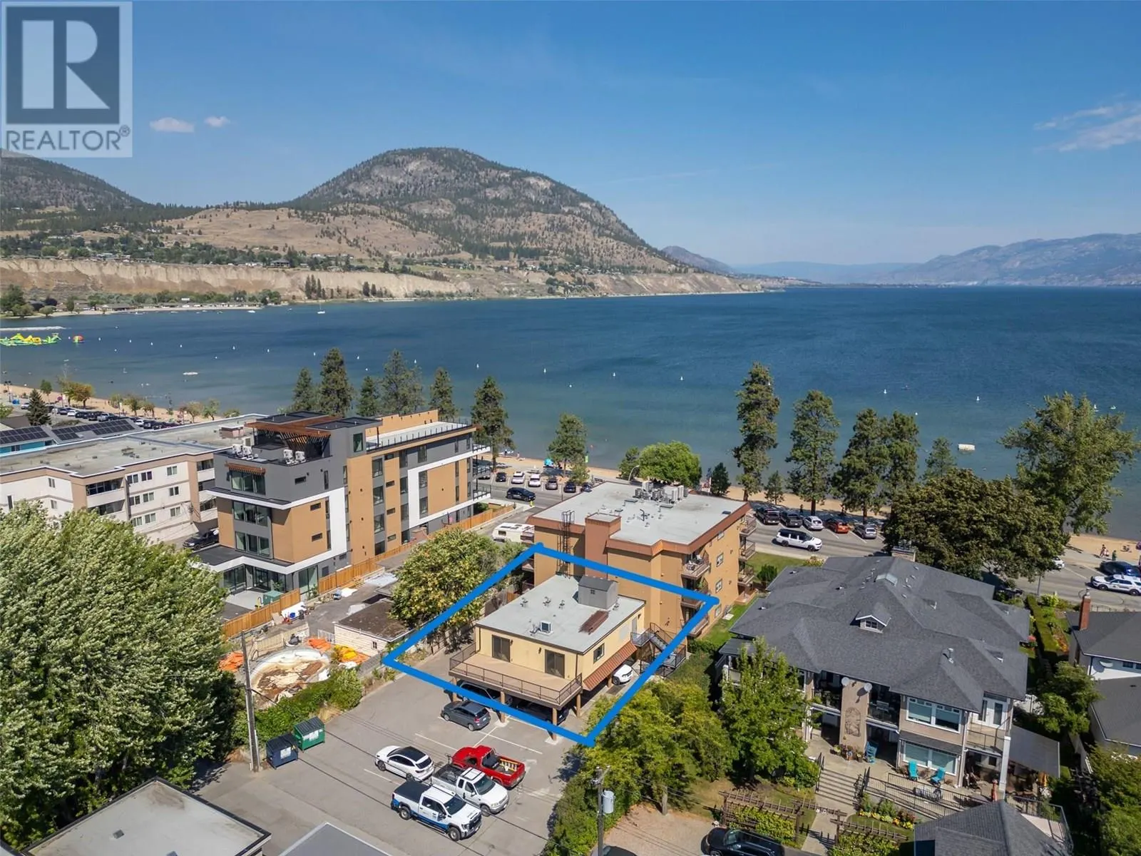 578 Lakeshore Drive Unit# 203