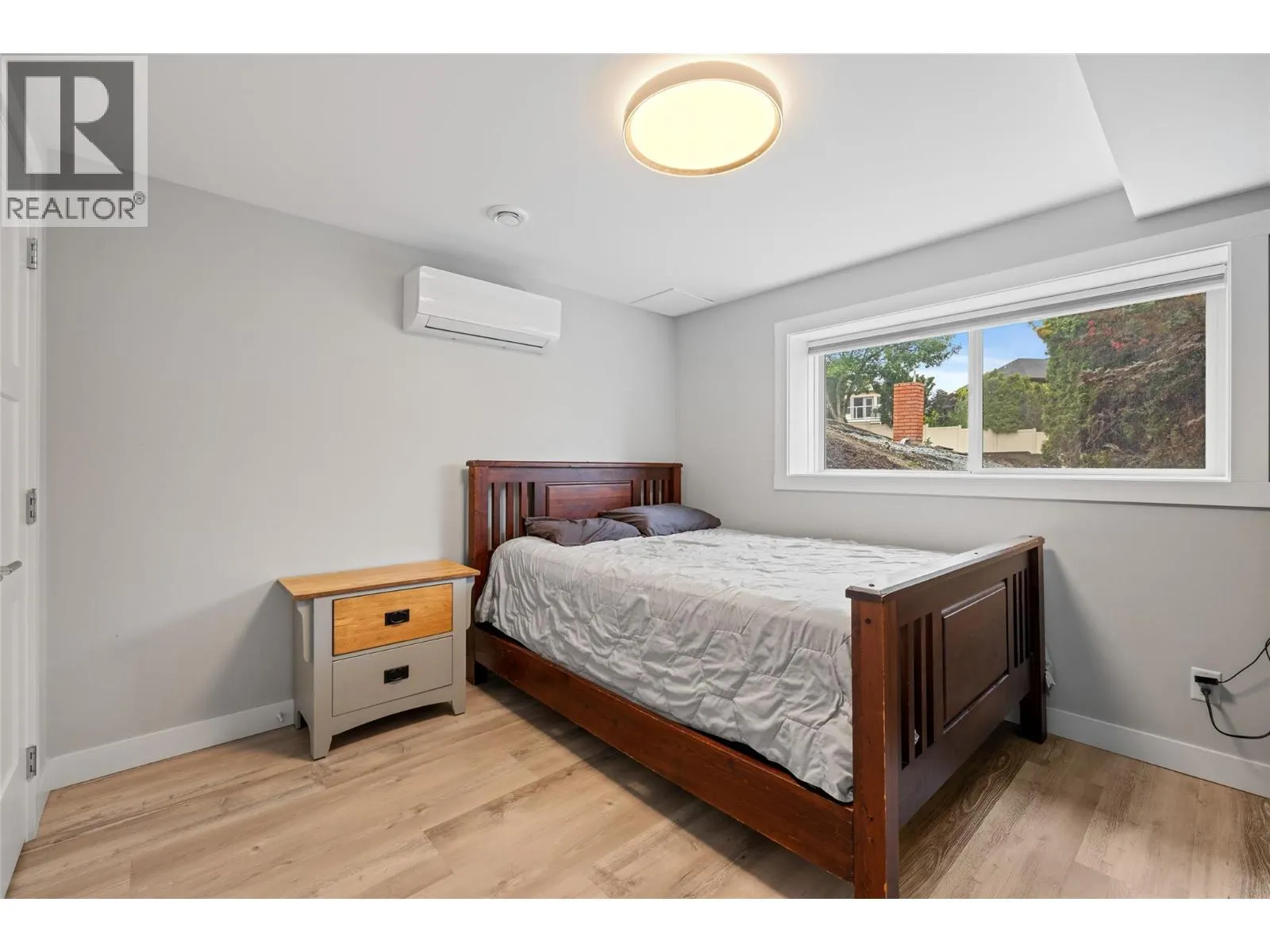868 Clifton Road