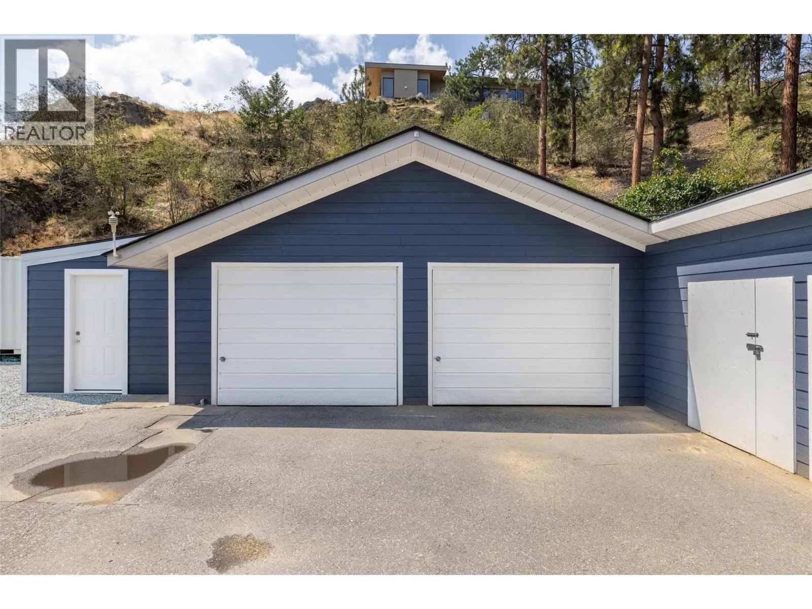 868 Clifton Road