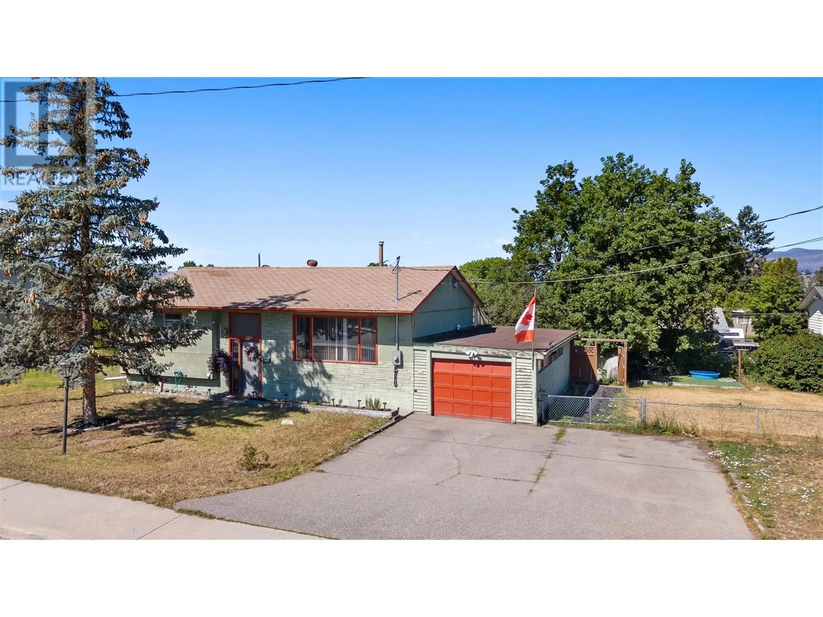 280 Dougall Road S