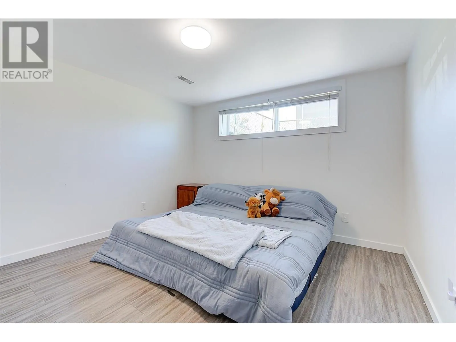 280 Dougall Road S