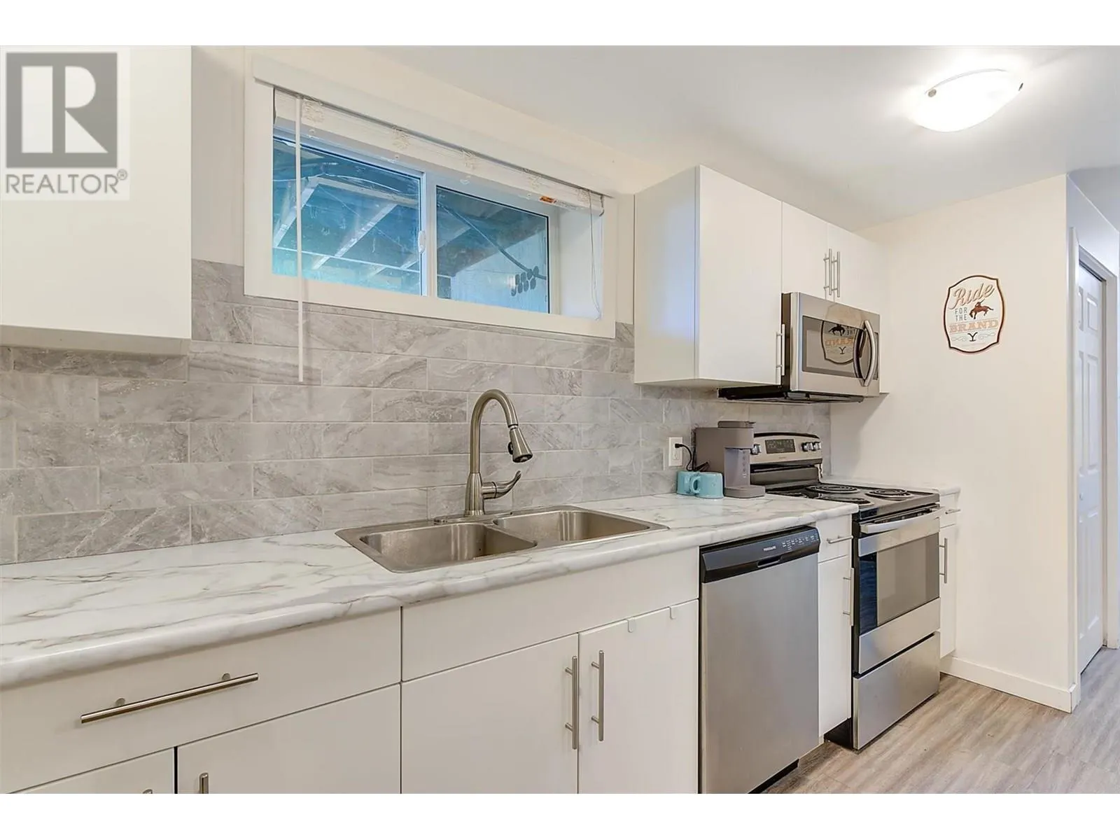 280 Dougall Road S