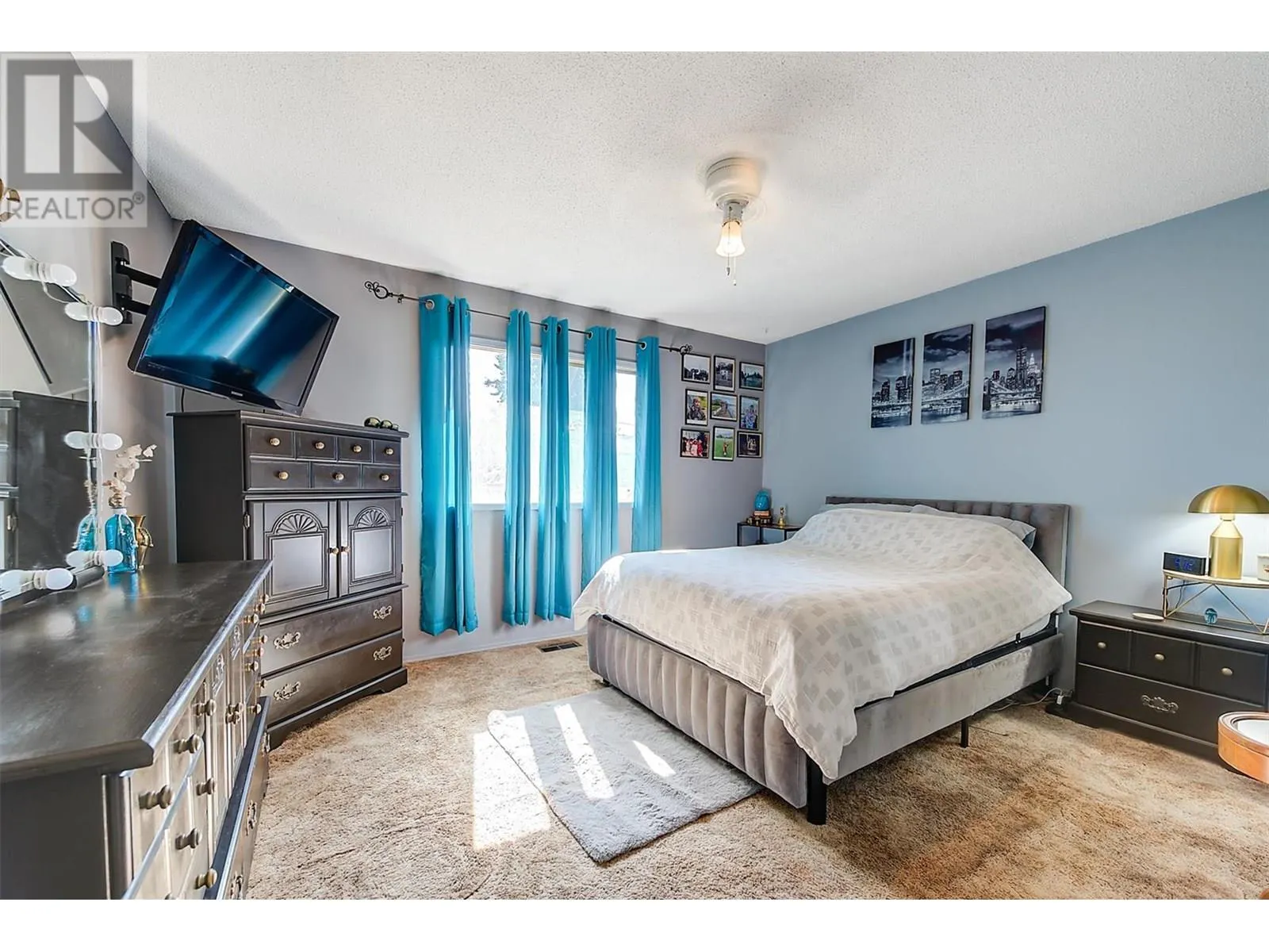 280 Dougall Road S