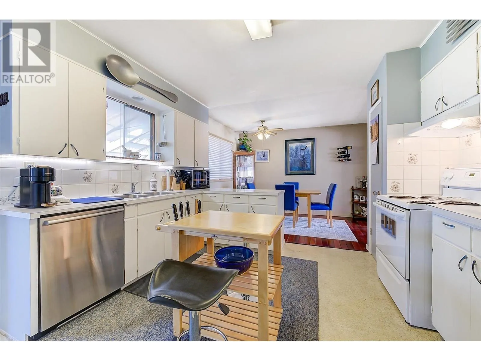 280 Dougall Road S