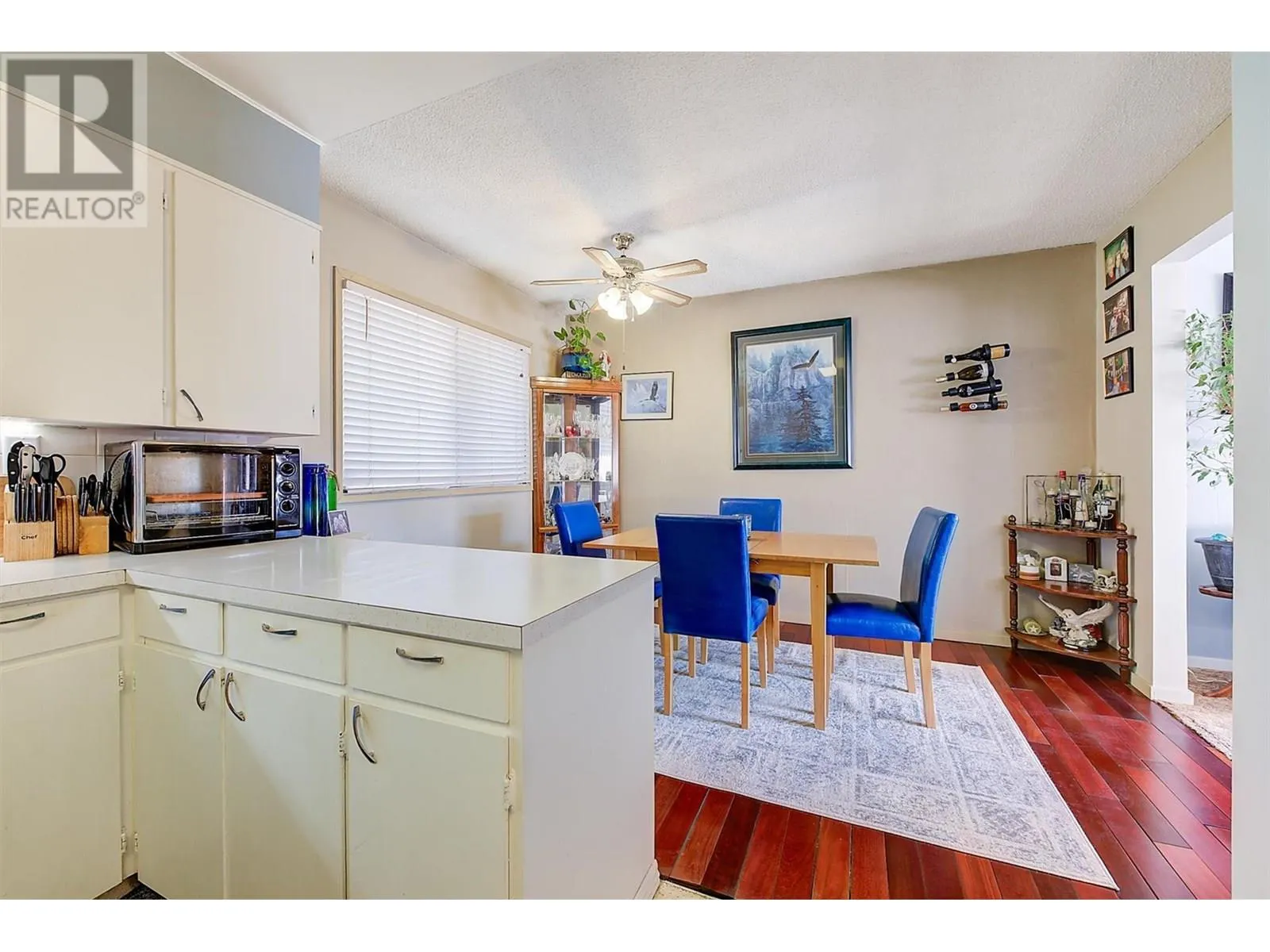 280 Dougall Road S