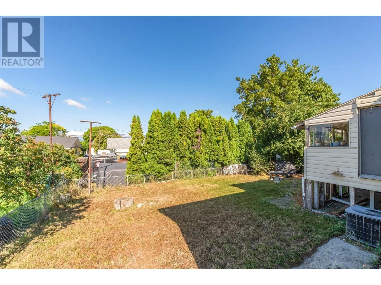 280 Dougall Road S