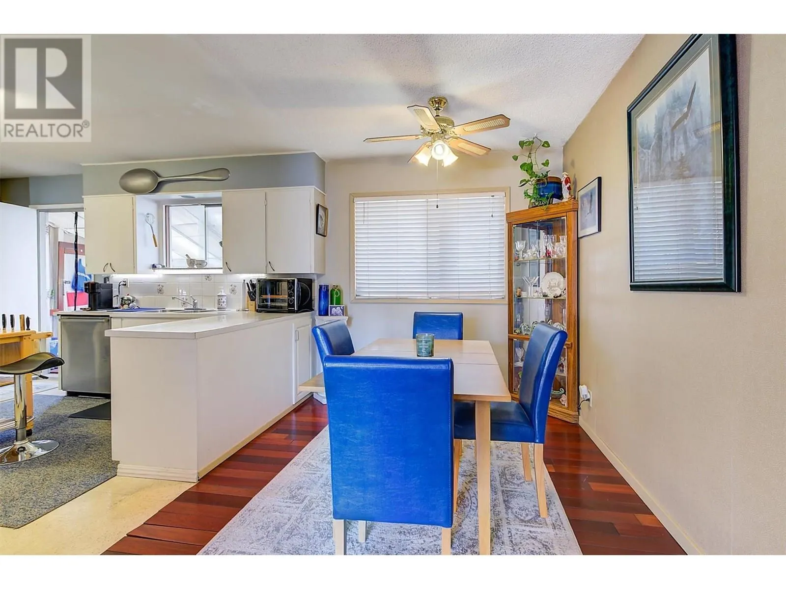 280 Dougall Road S