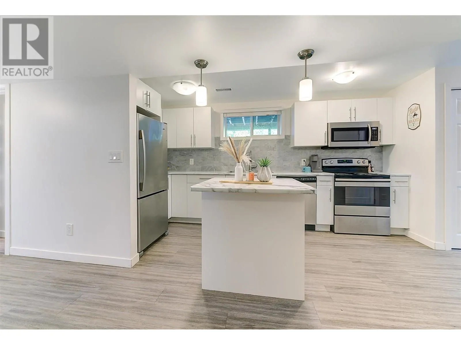 280 Dougall Road S