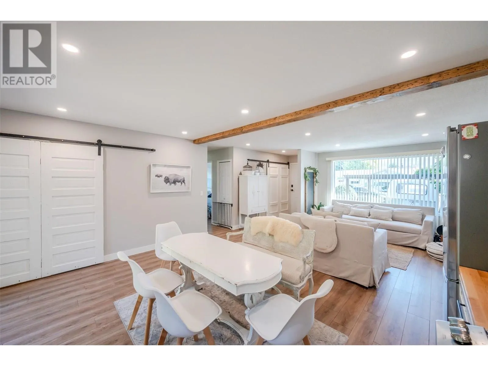 144 AYRES Crescent