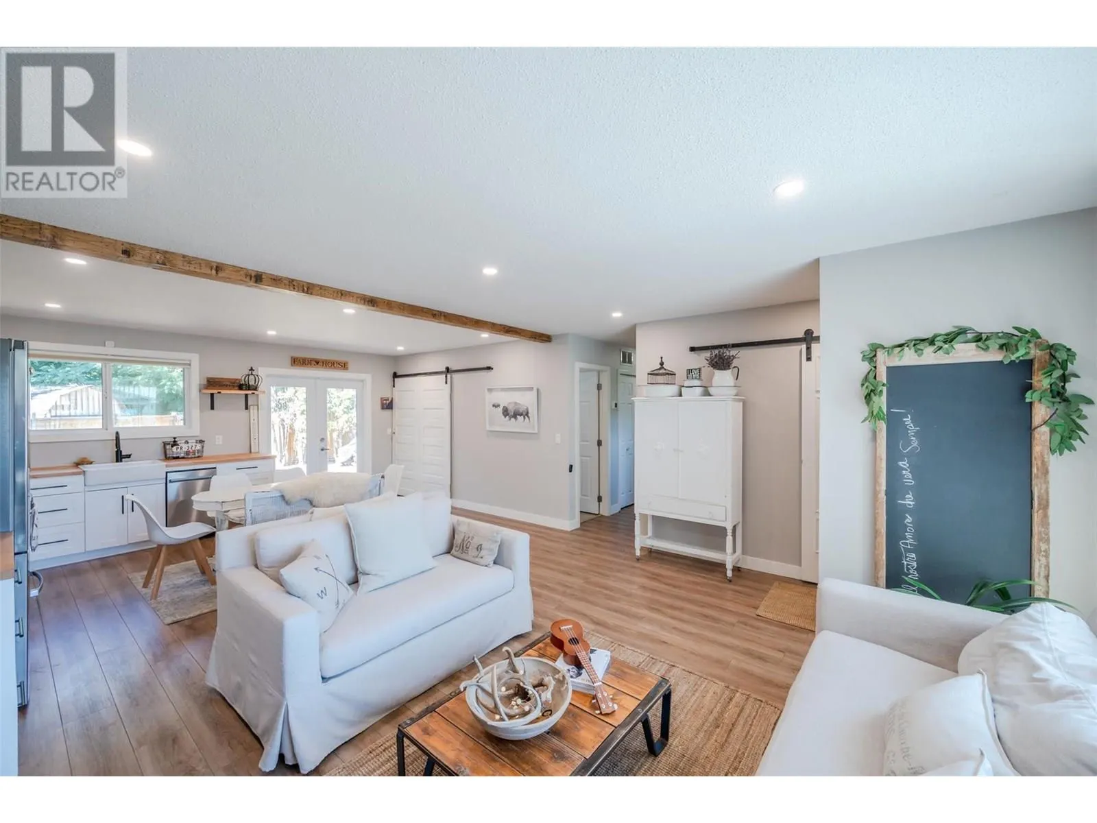 144 AYRES Crescent