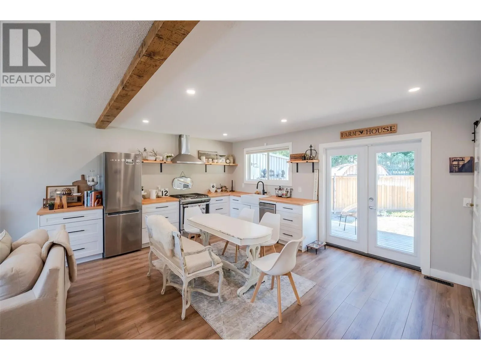 144 AYRES Crescent