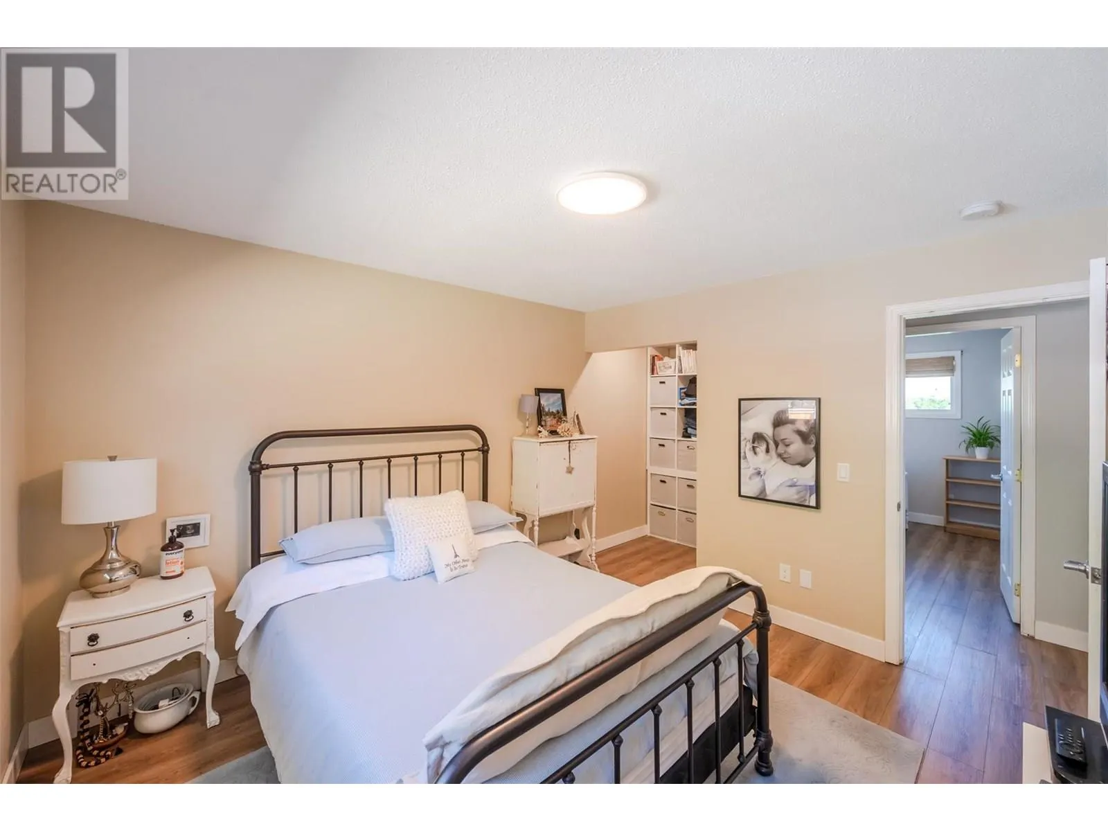 144 AYRES Crescent