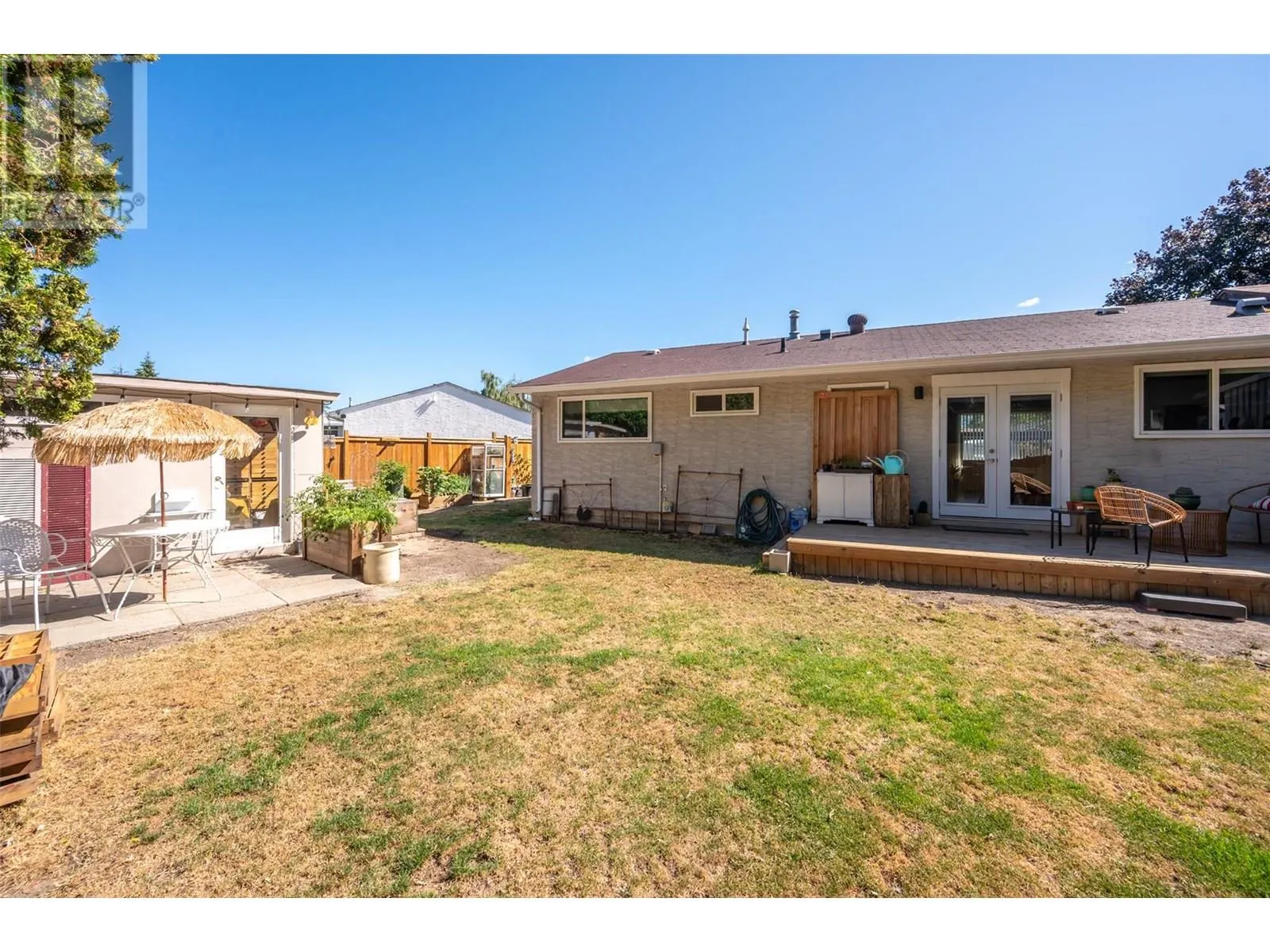 144 AYRES Crescent