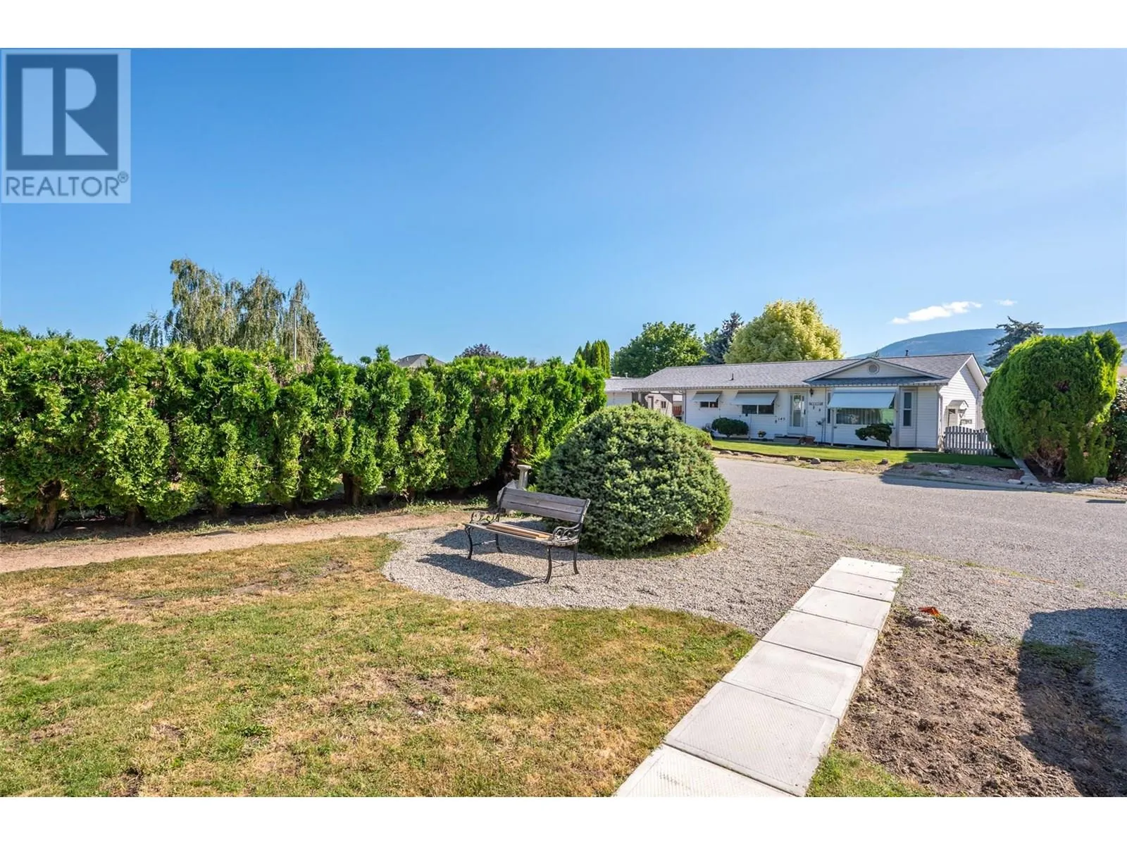 144 AYRES Crescent