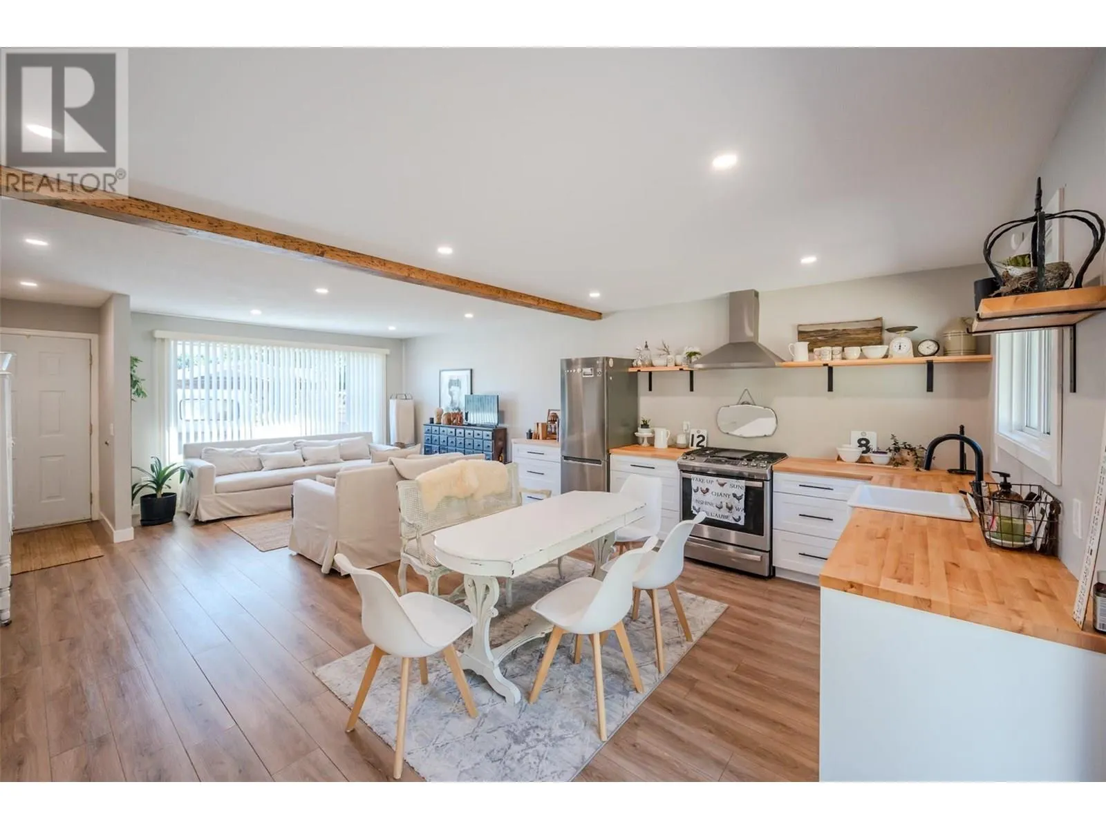 144 AYRES Crescent