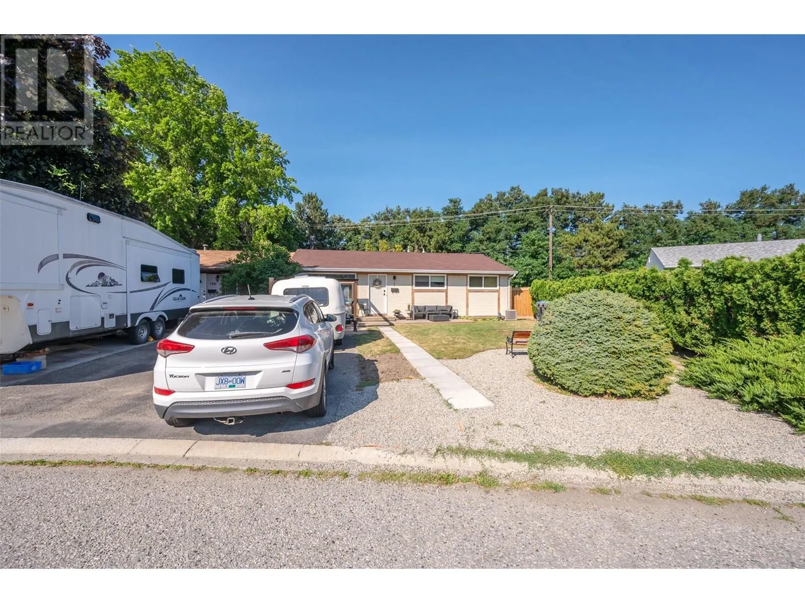 144 AYRES Crescent