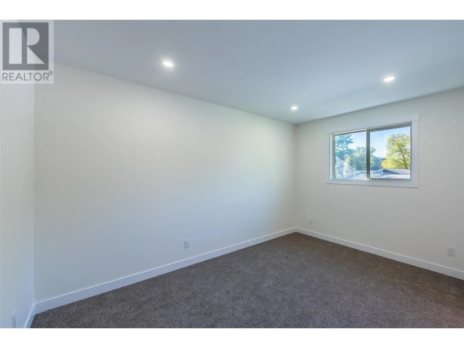 11612 Victoria Road S Unit# 101