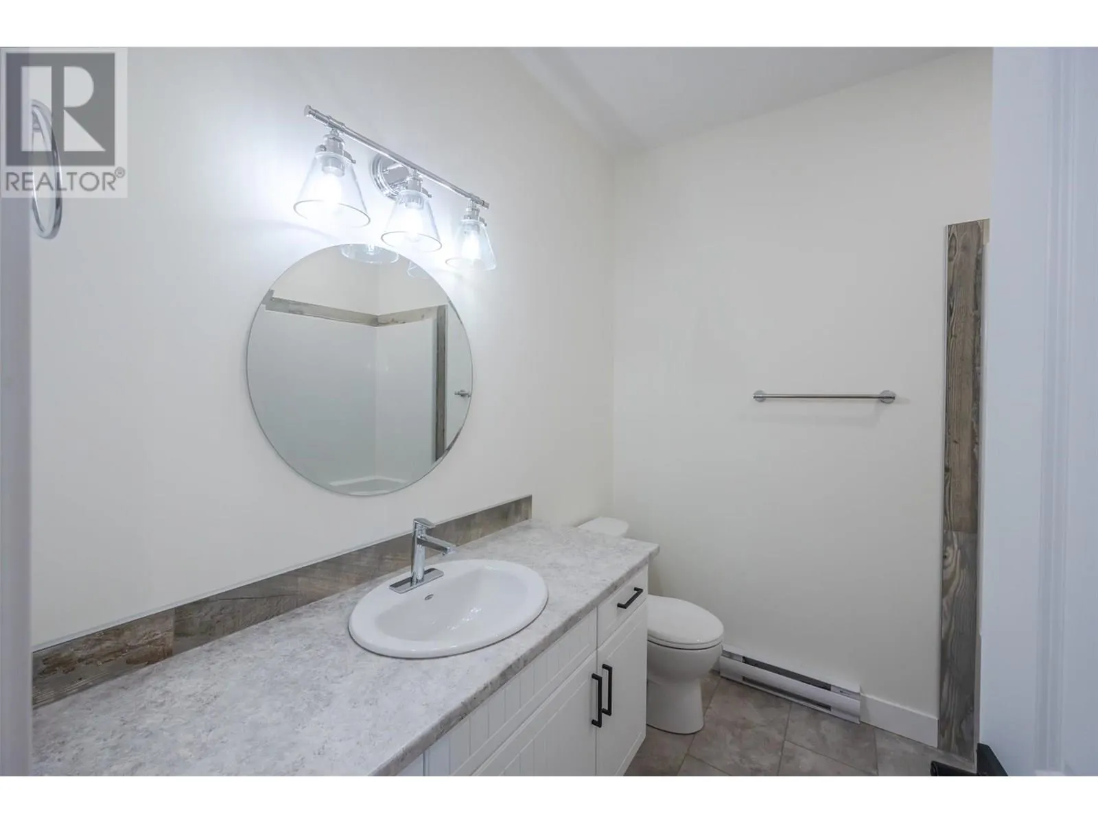 11612 Victoria Road S Unit# 101