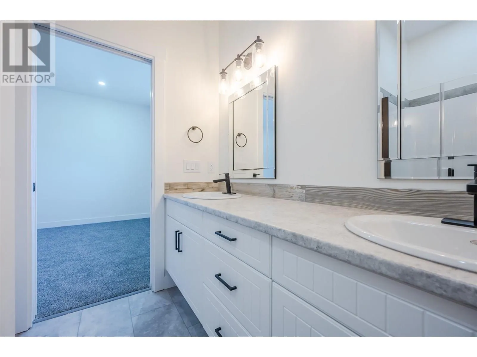 11612 Victoria Road S Unit# 101