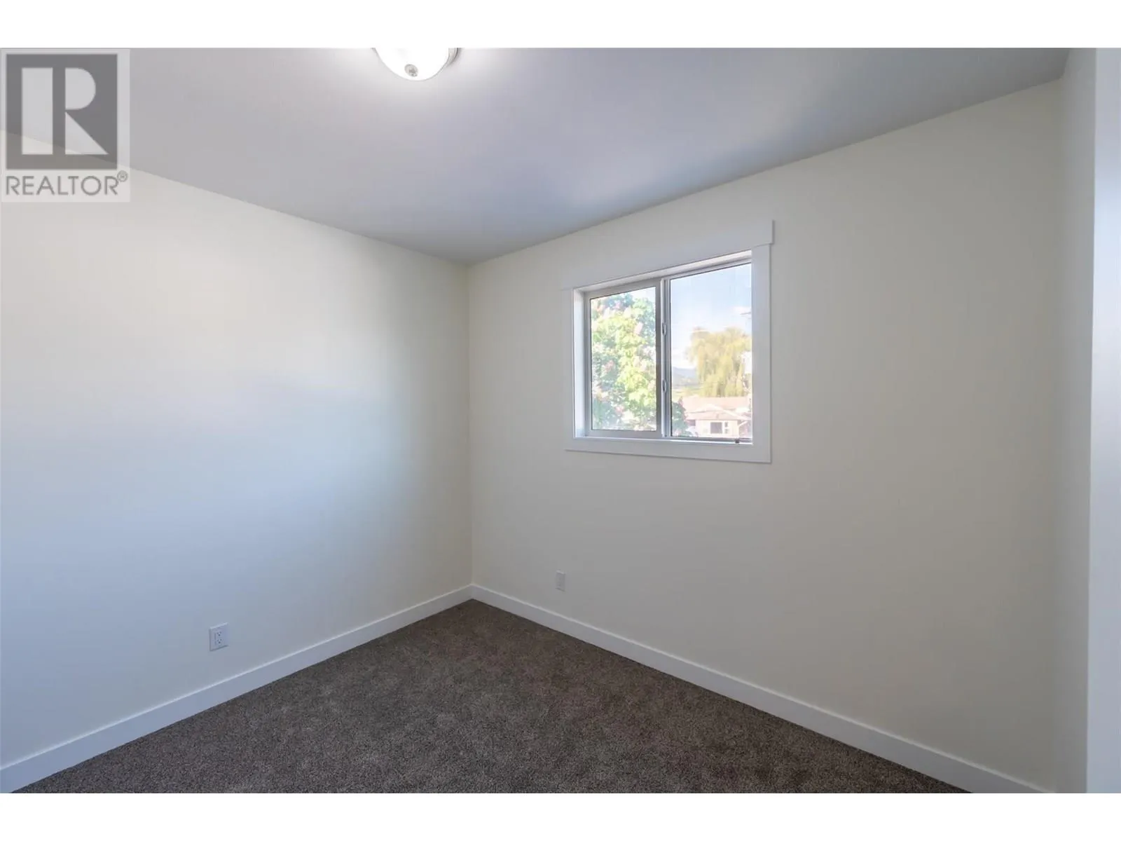 11612 Victoria Road S Unit# 101
