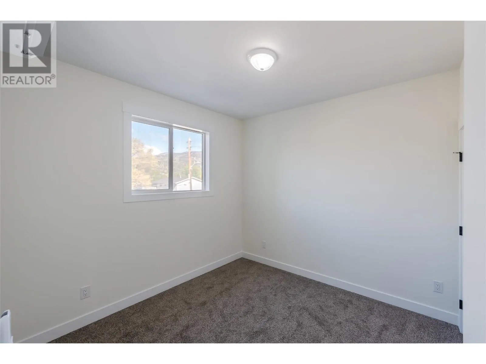 11612 Victoria Road S Unit# 101