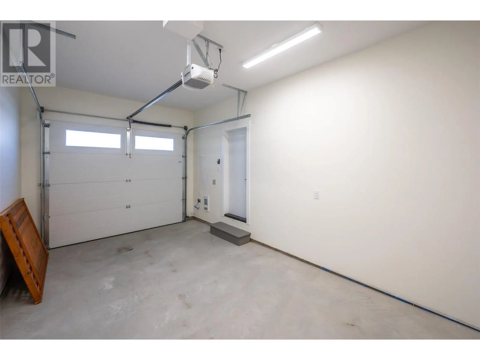 11612 Victoria Road S Unit# 101