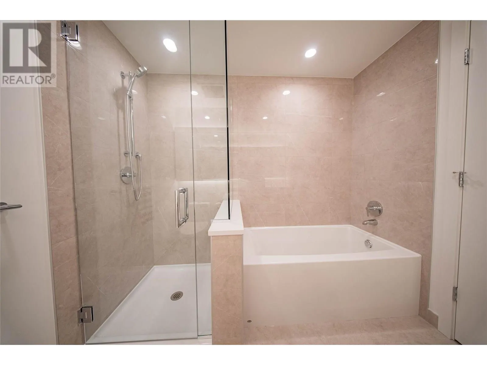 238 Leon Avenue Unit# 1408
