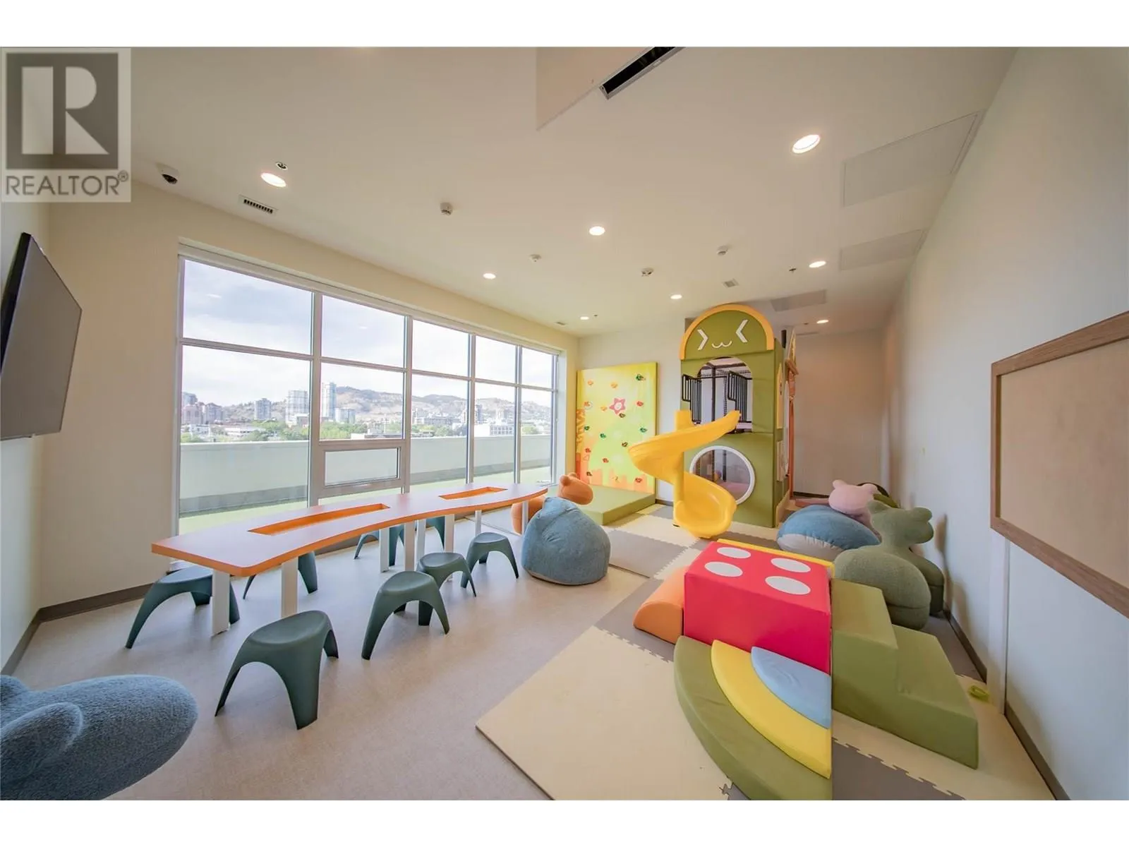 238 Leon Avenue Unit# 1408