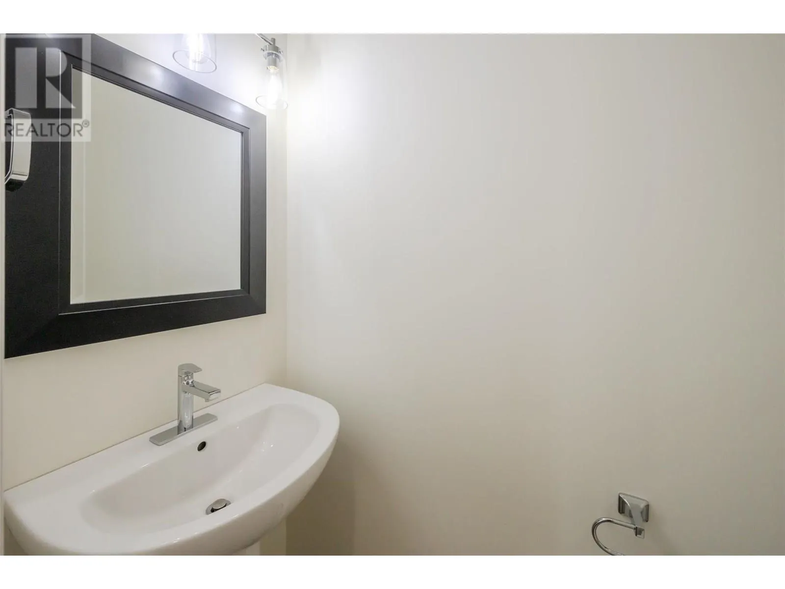 11612 Victoria Road S Unit# 102