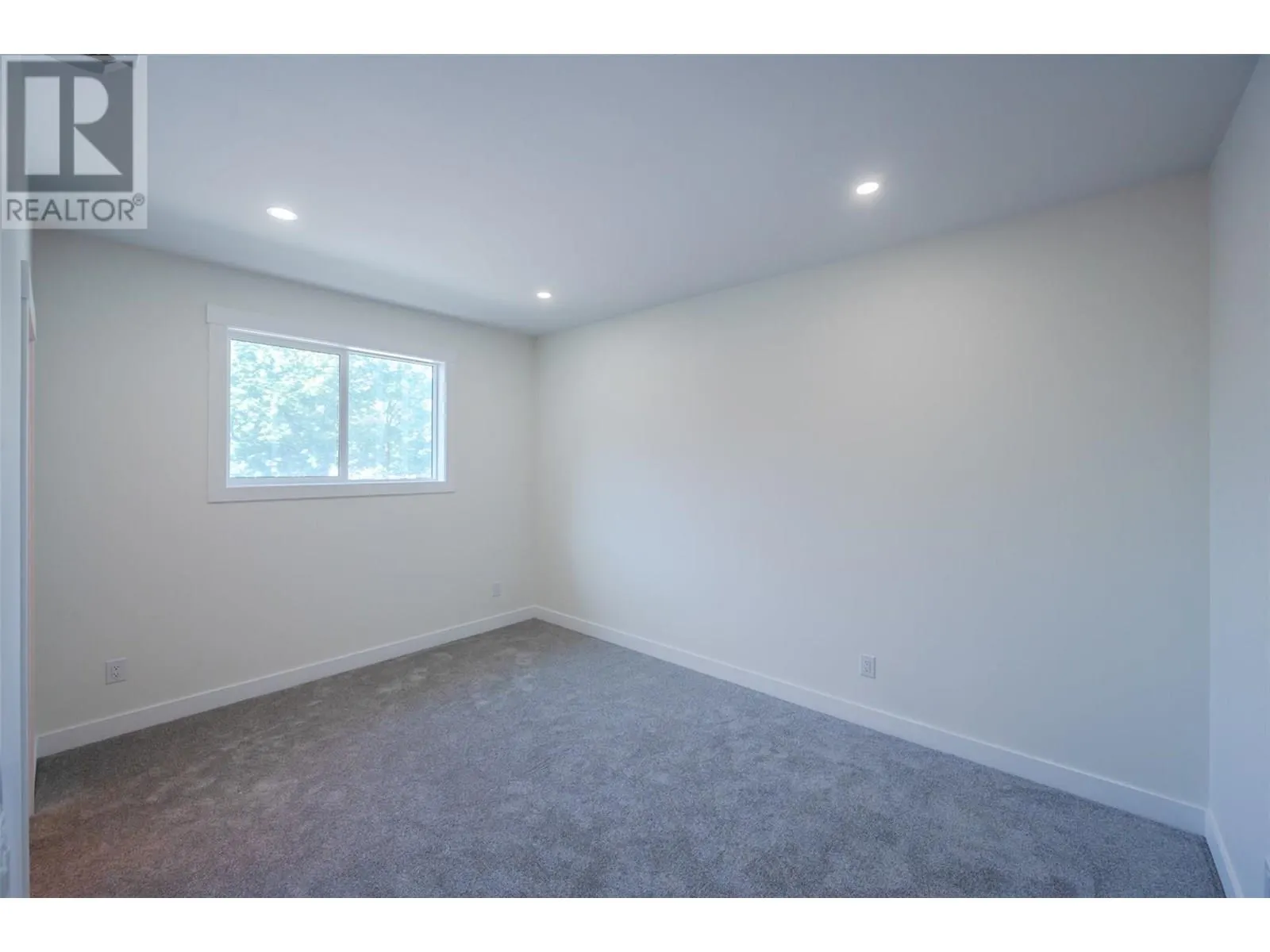 11612 Victoria Road S Unit# 102