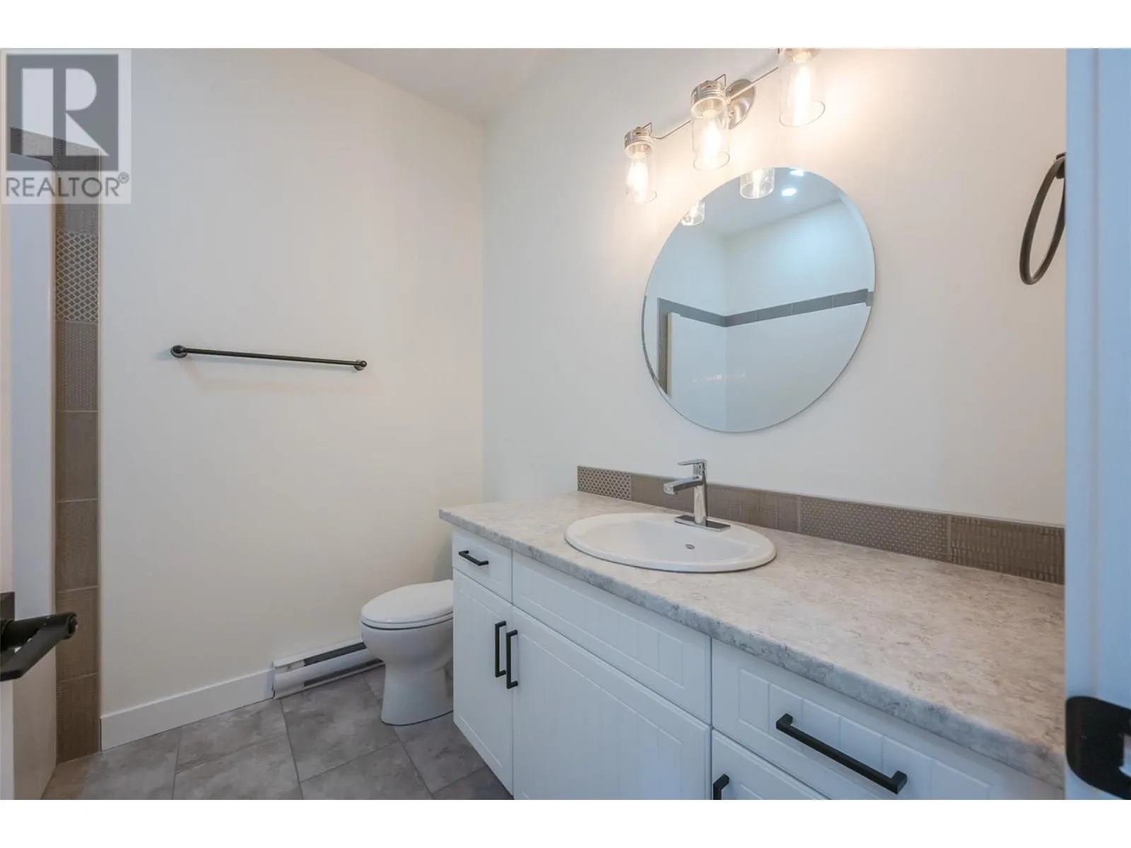 11612 Victoria Road S Unit# 102