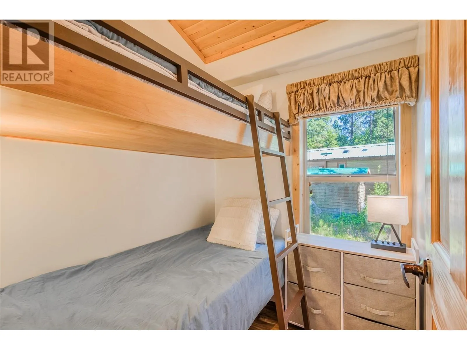 4835 Paradise Valley Drive Unit# 39