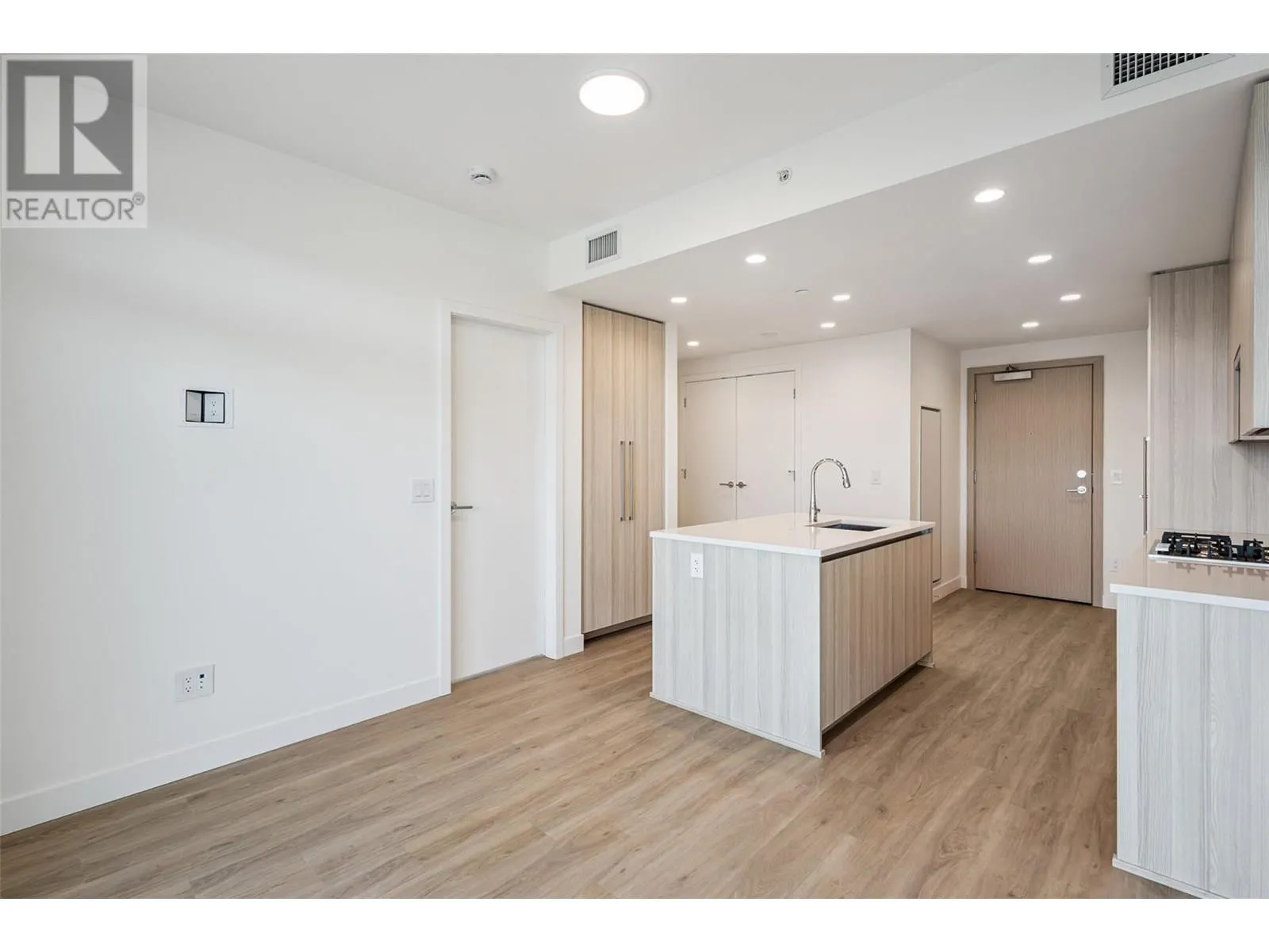 238 Leon Avenue Unit# 1805