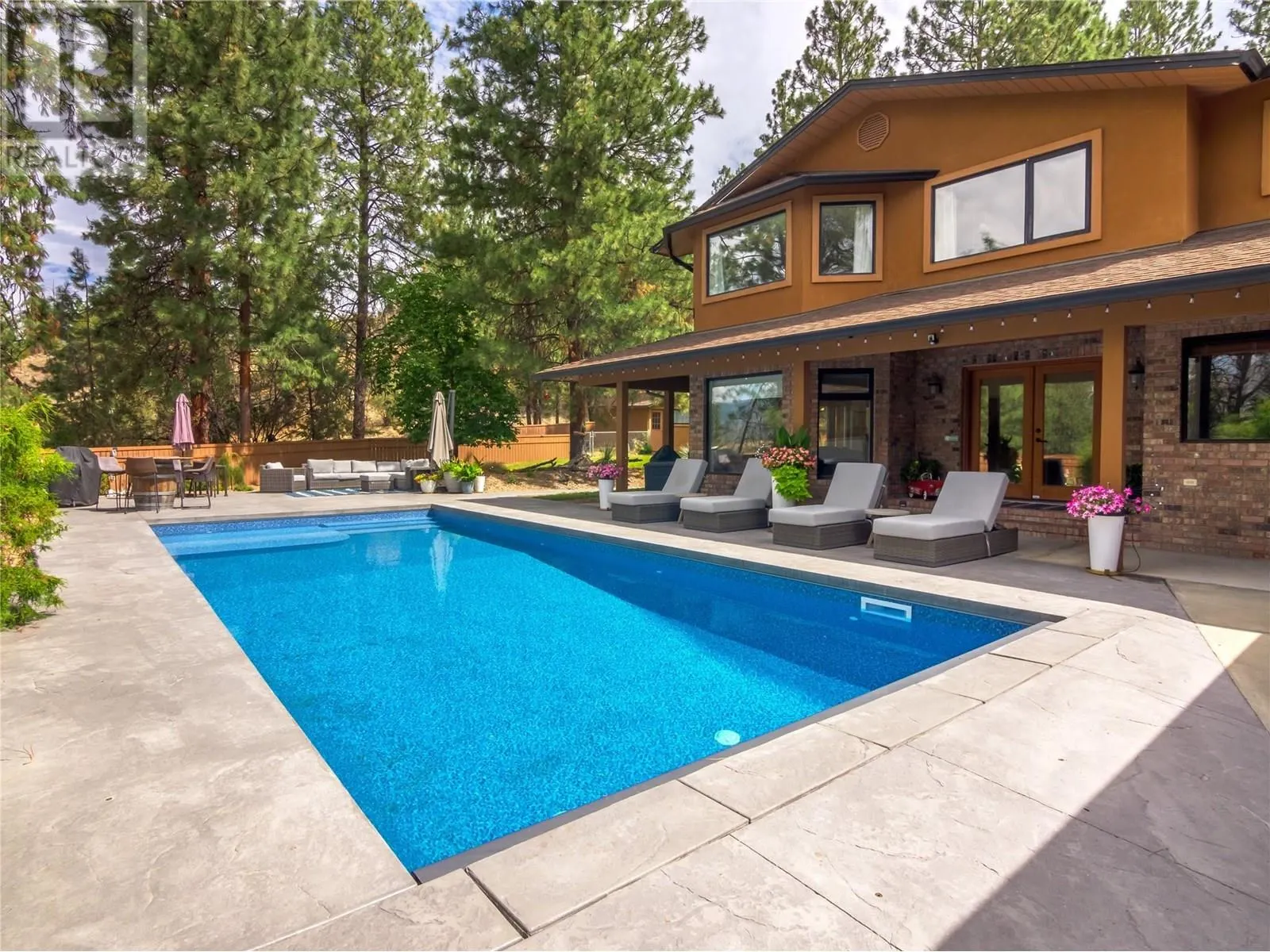 3948 Valleyview Road