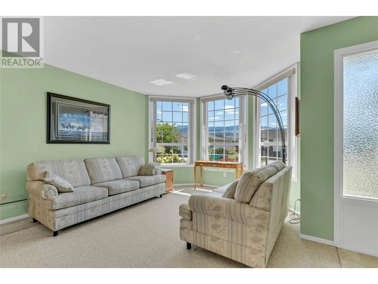 210 Sandpiper Crescent