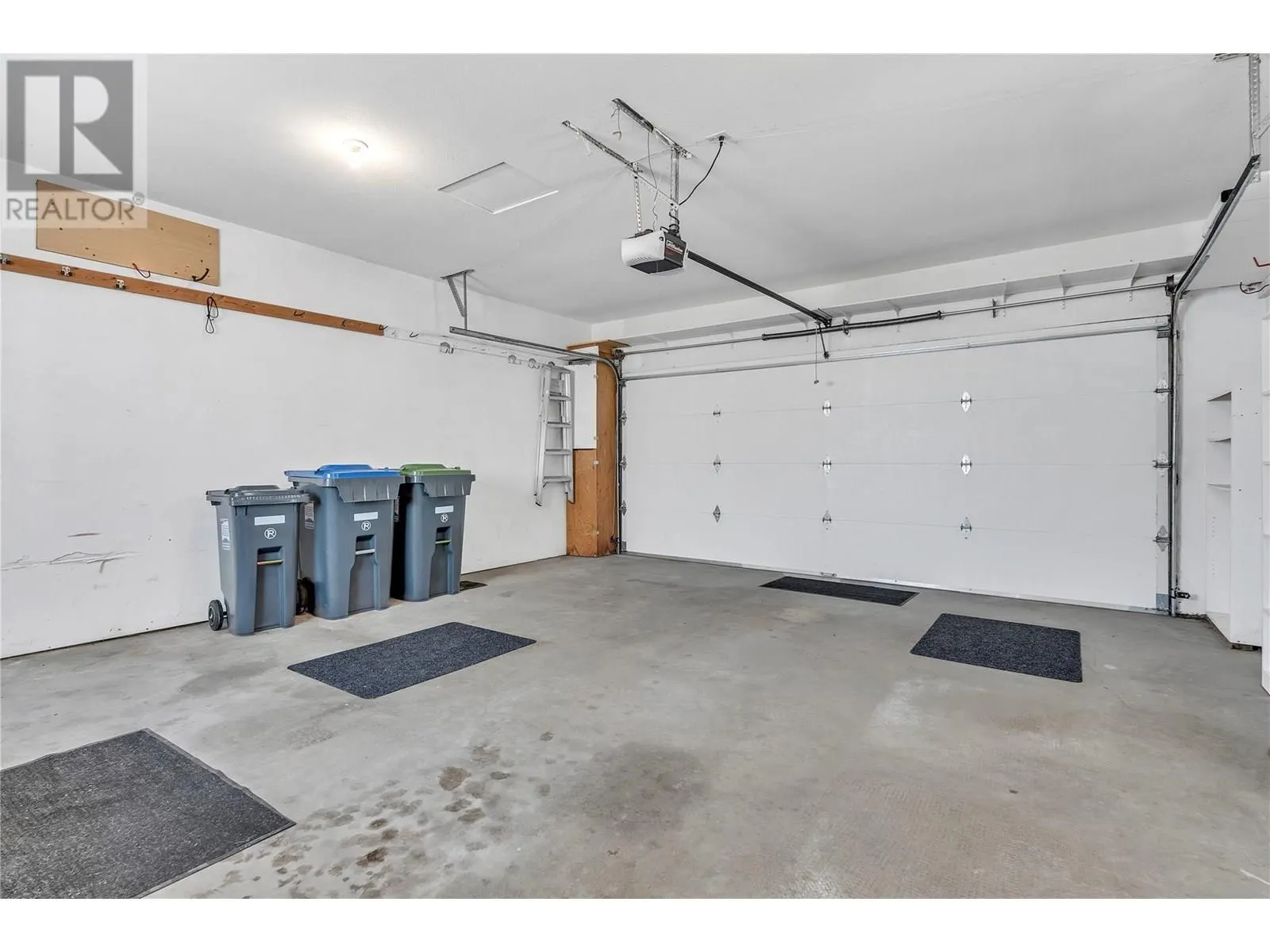 210 Sandpiper Crescent