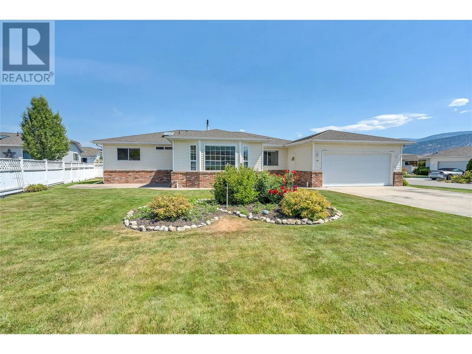 210 Sandpiper Crescent
