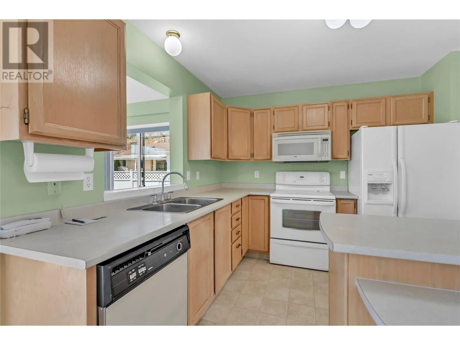 210 Sandpiper Crescent