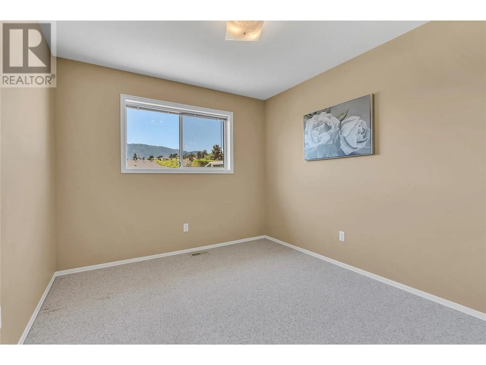 210 Sandpiper Crescent