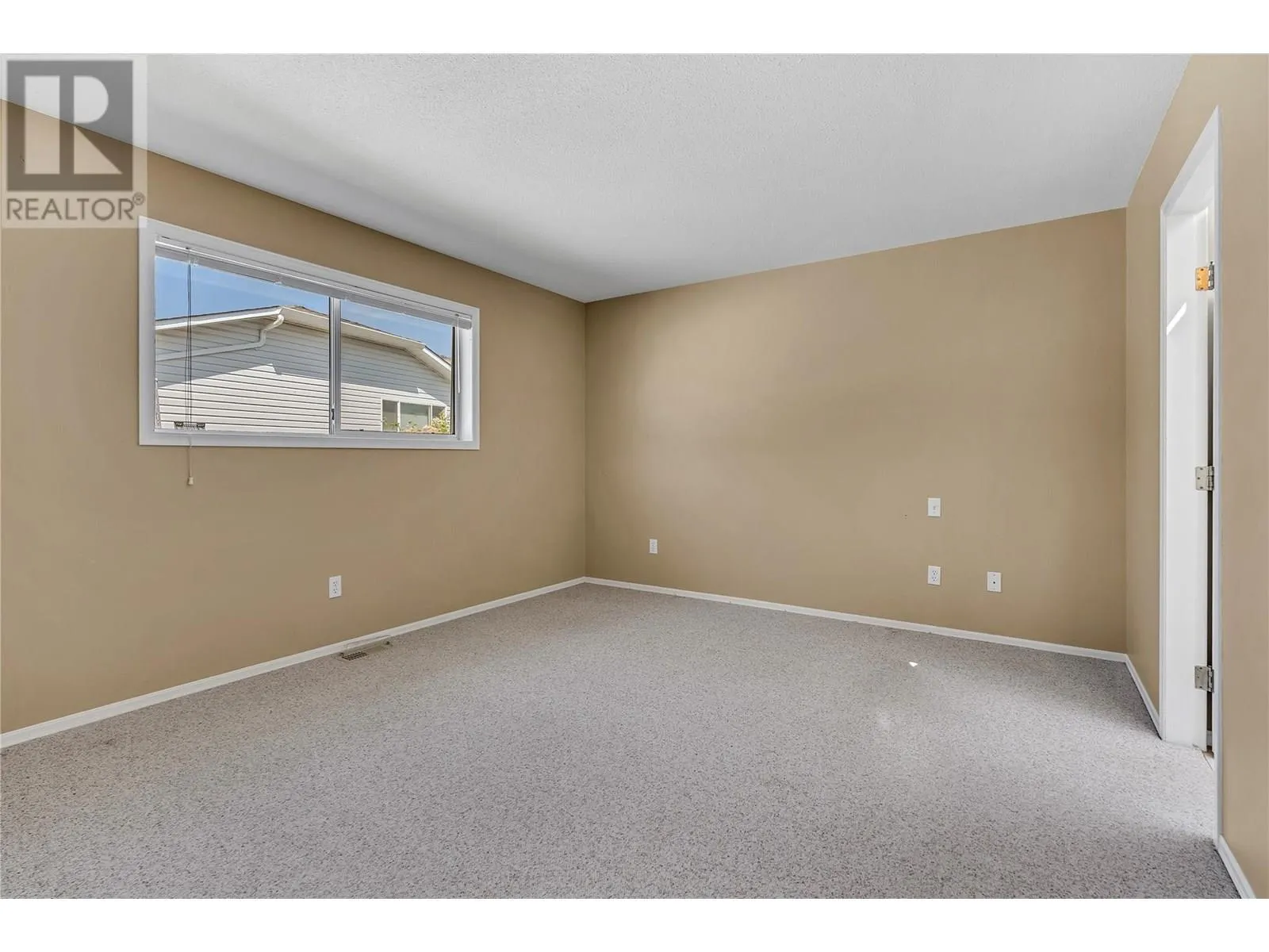 210 Sandpiper Crescent