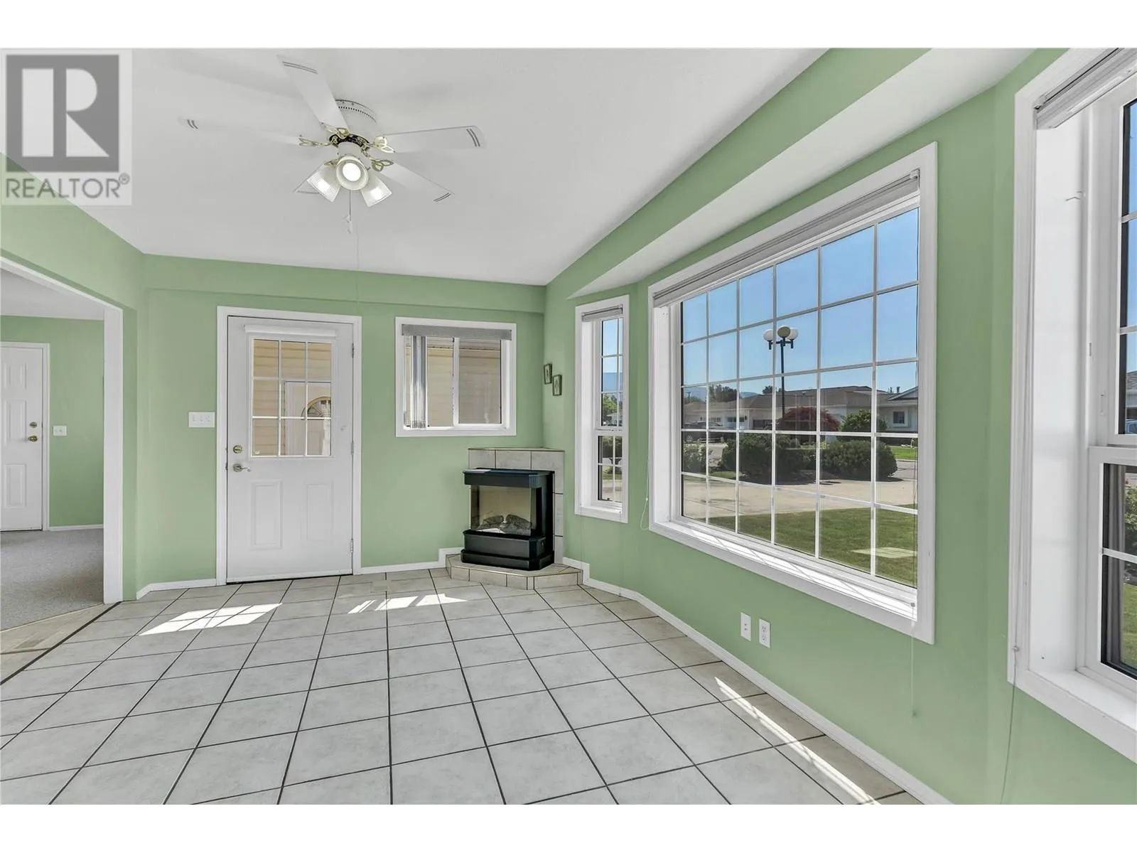 210 Sandpiper Crescent