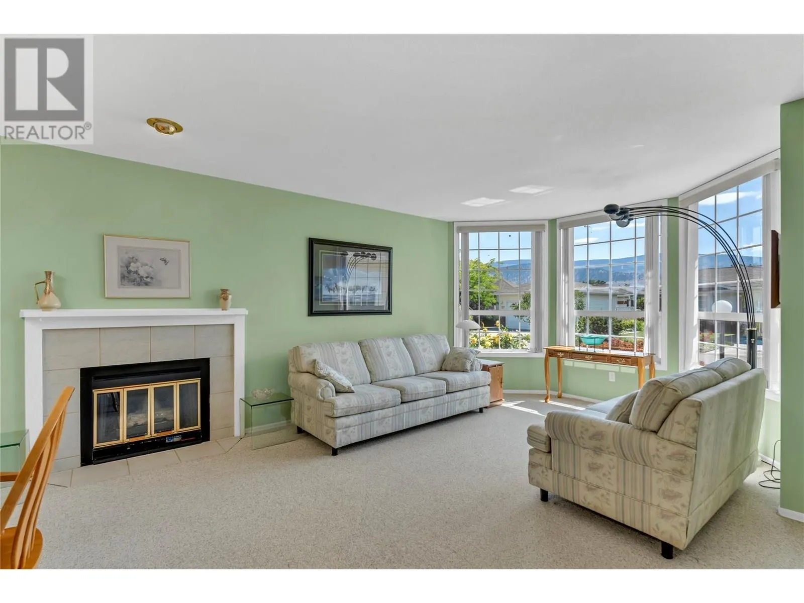 210 Sandpiper Crescent