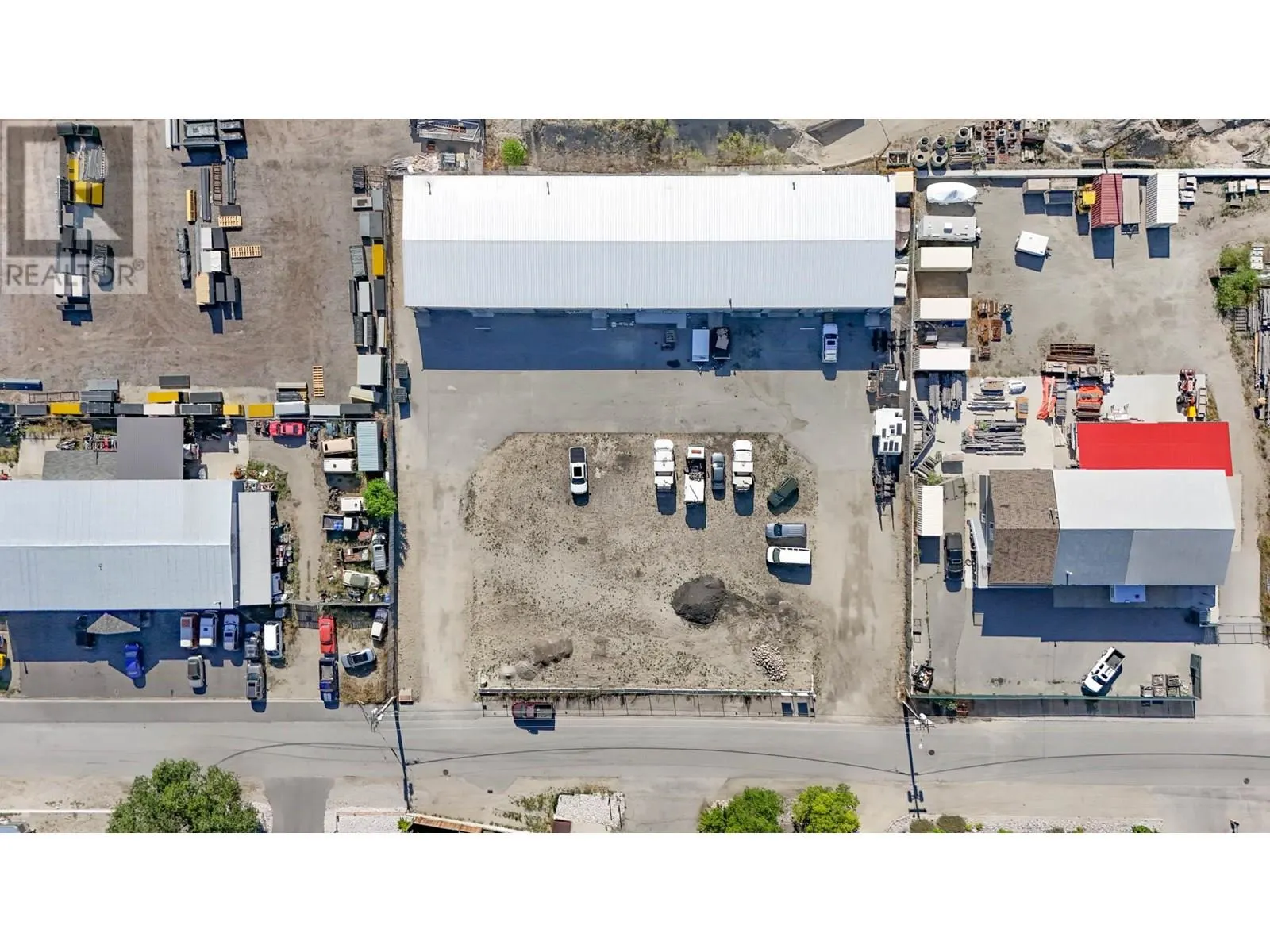 9207 James Avenue Unit# Yard Space