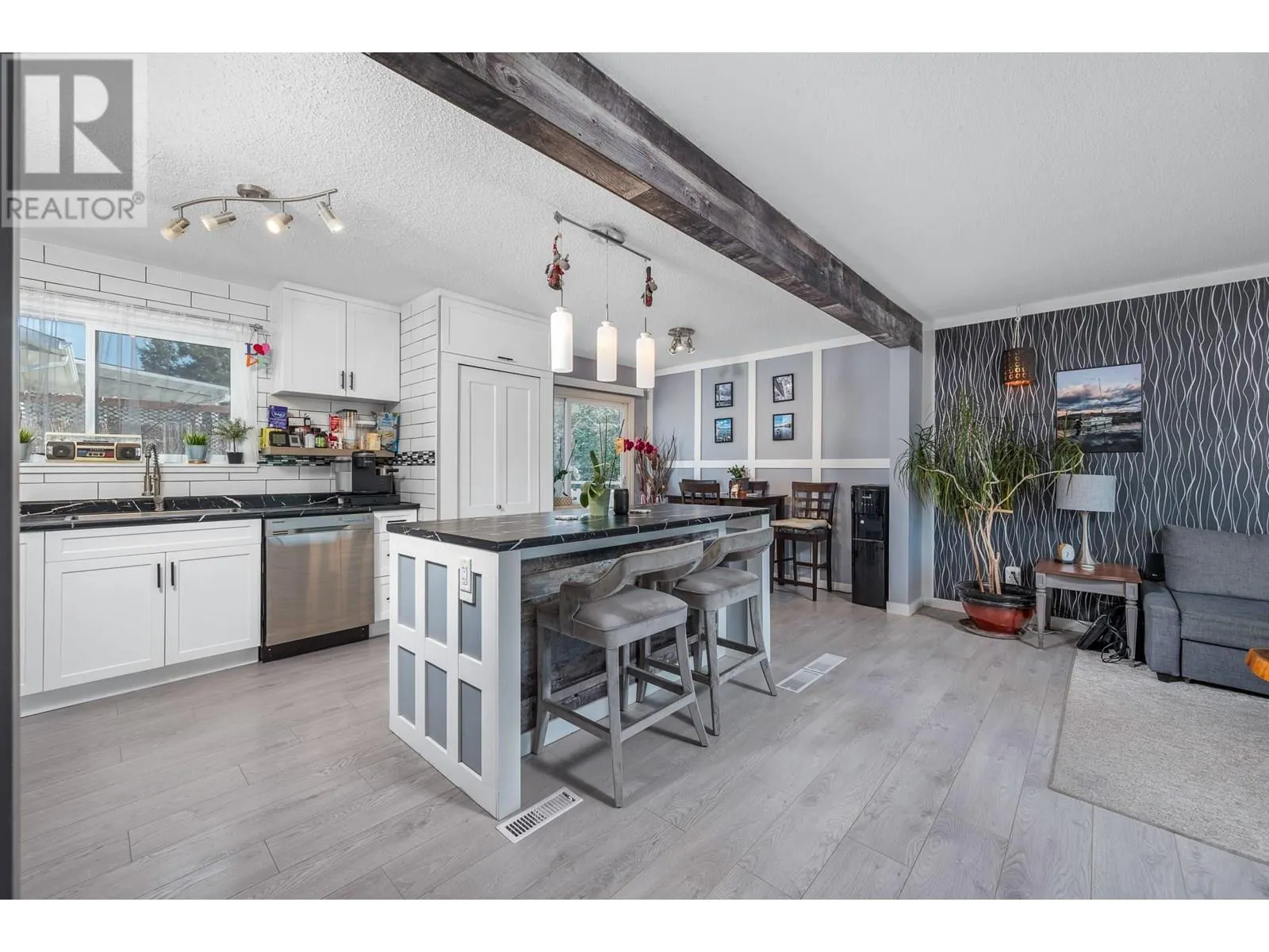 1803 20 Avenue
