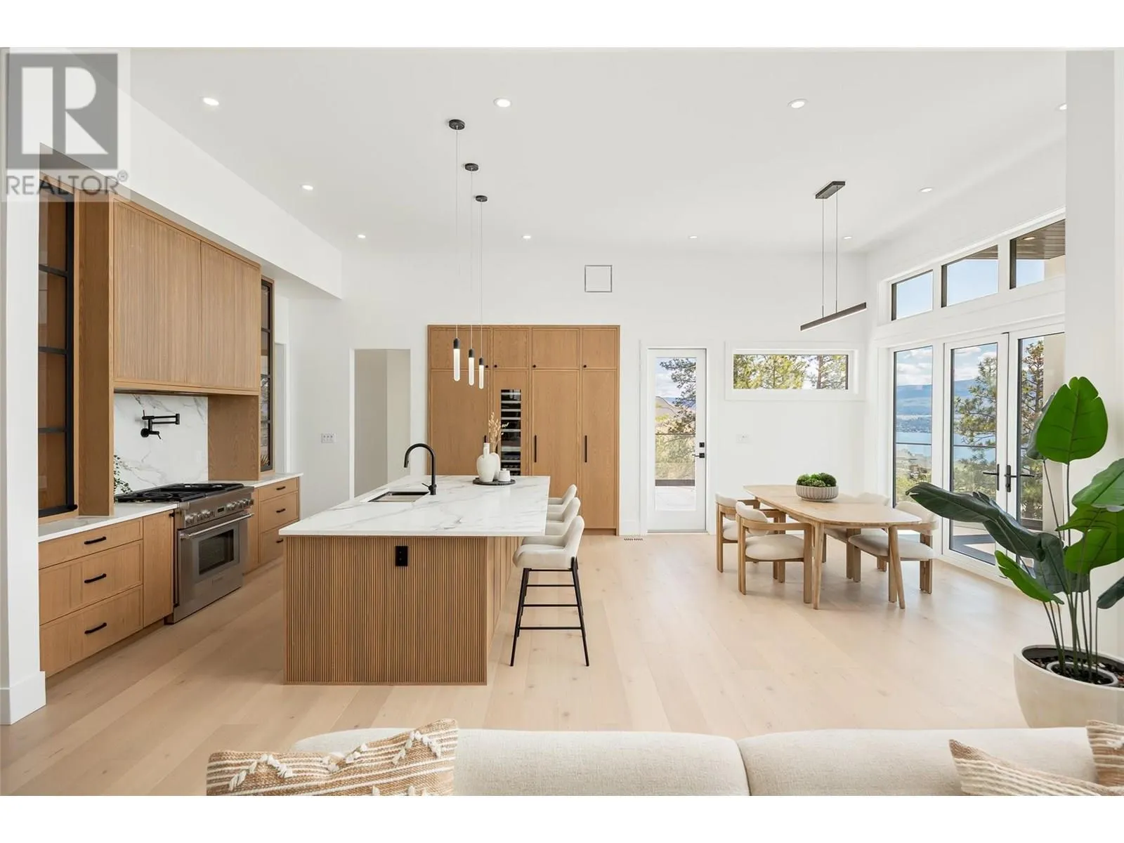 1435 Vineyard Drive