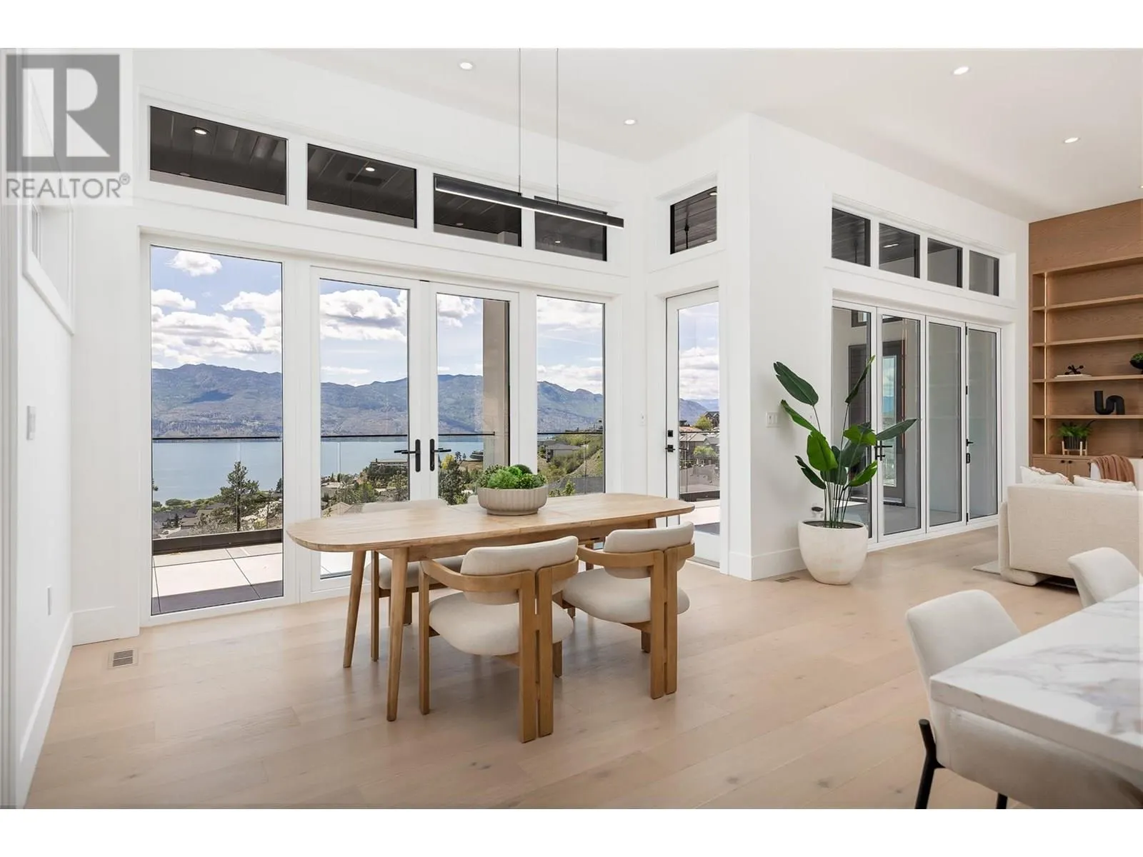 1435 Vineyard Drive