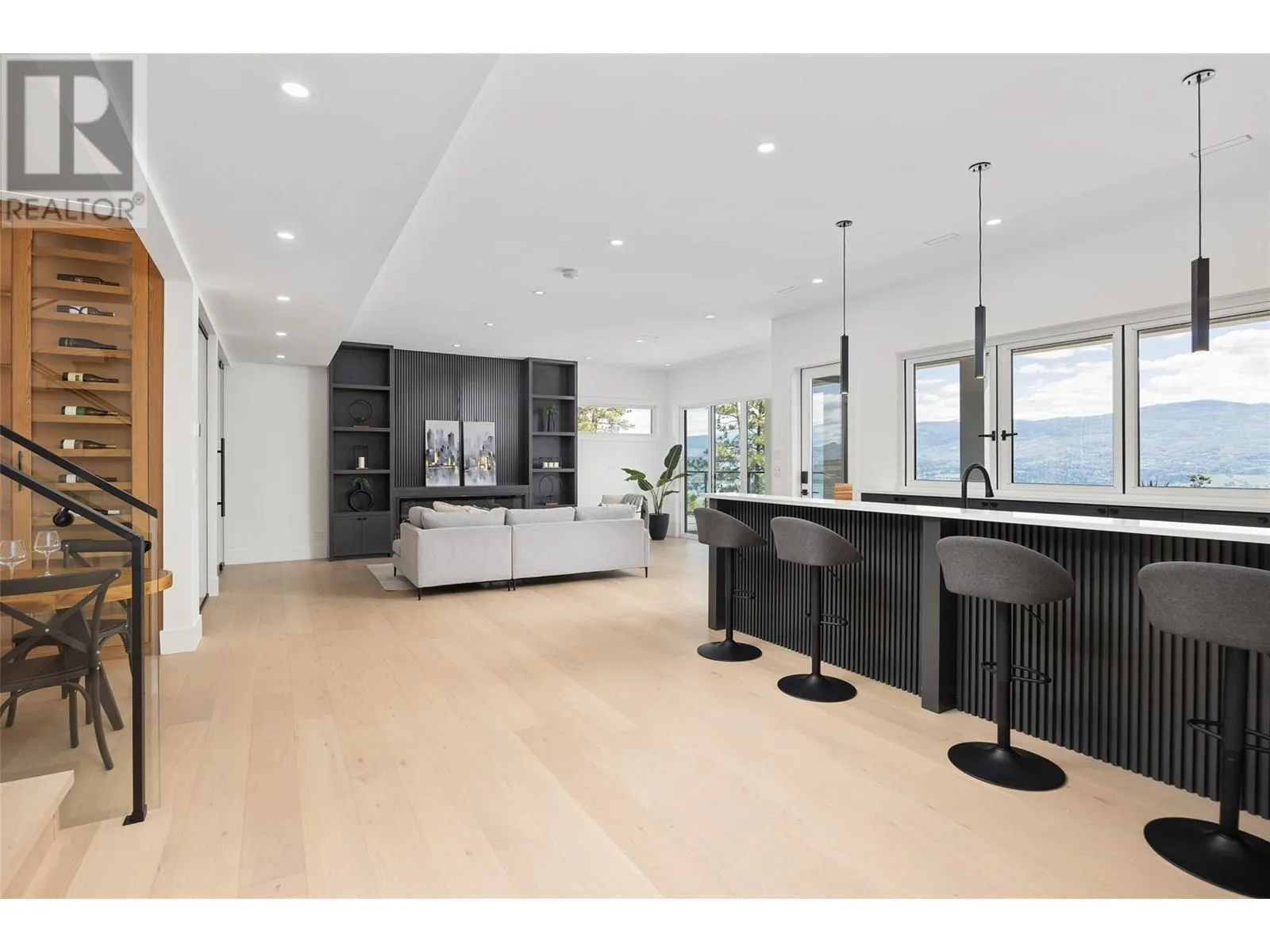 1435 Vineyard Drive