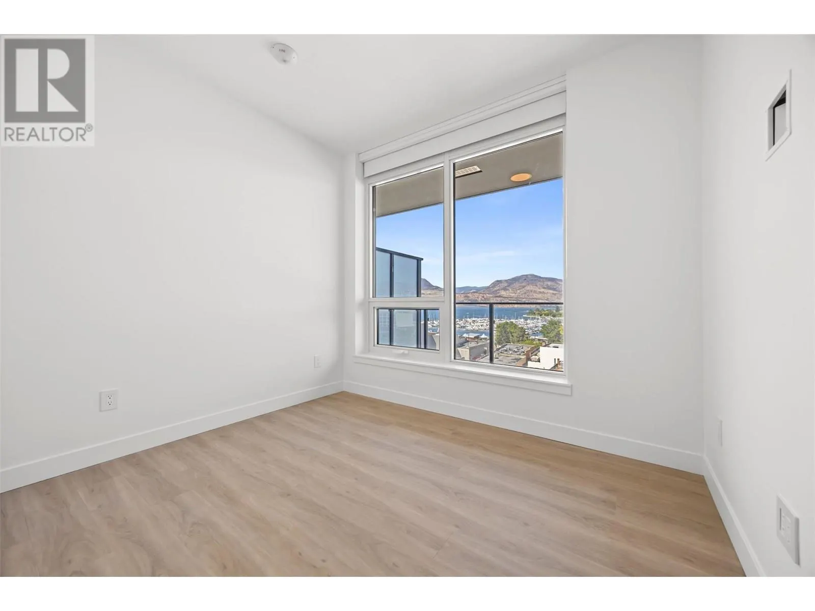 238 Leon Avenue Unit# 702