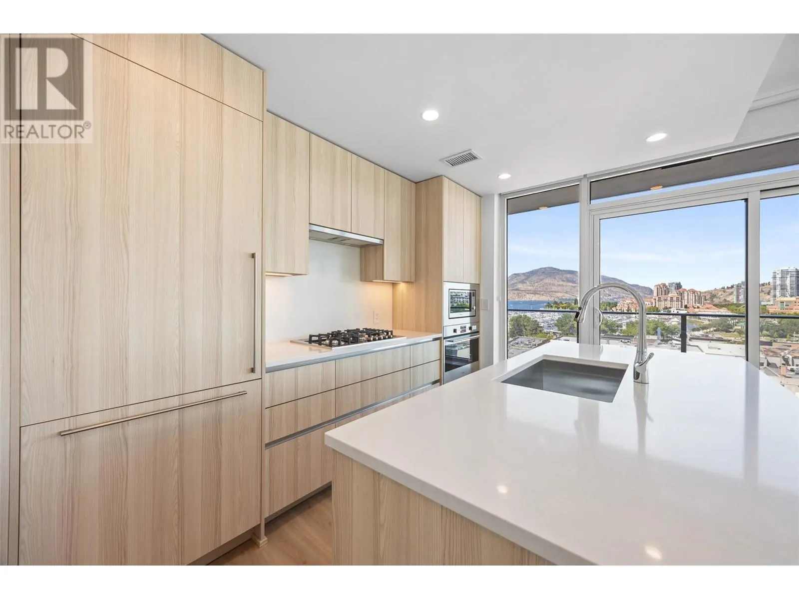 238 Leon Avenue Unit# 702